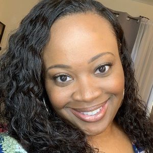 Meet your Posher, Shenika